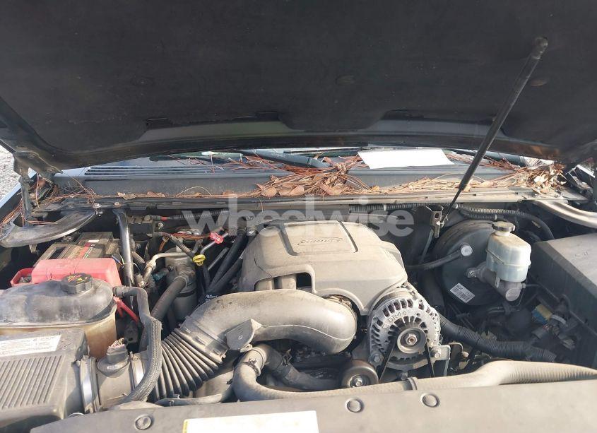 Photo 10 of 2007 Chevrolet Suburban 1500 LTZ (VIN 3GNFK16397G195976)