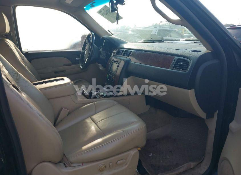 Photo 5 of 2007 Chevrolet Suburban 1500 LTZ (VIN 3GNFK16397G195976)