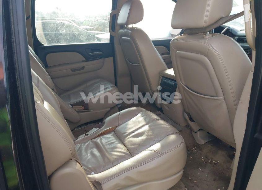 Photo 8 of 2007 Chevrolet Suburban 1500 LTZ (VIN 3GNFK16397G195976)