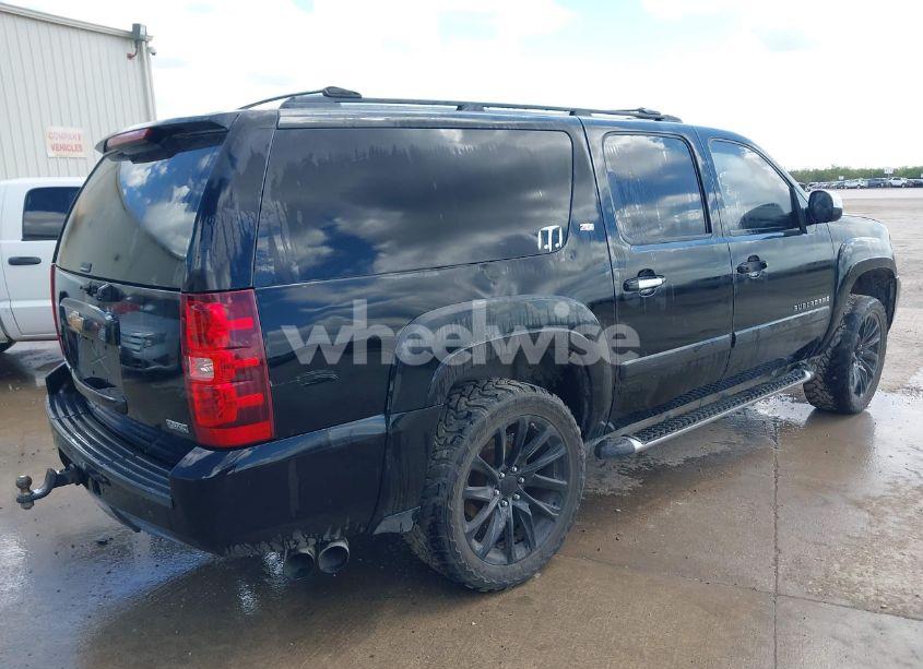 Photo 4 of 2007 Chevrolet Suburban 1500 LT (VIN 3GNFK16397G250068)