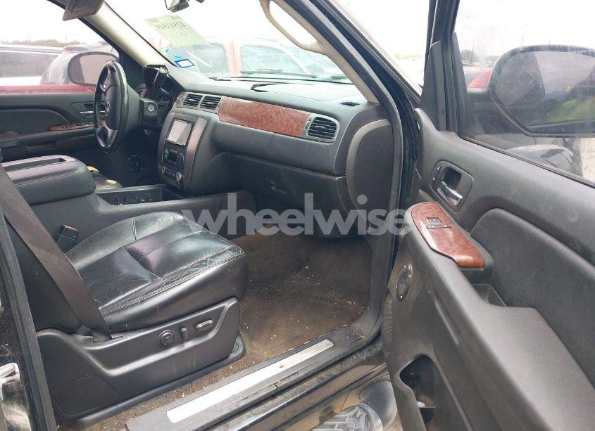 Photo 5 of 2007 Chevrolet Suburban 1500 LT (VIN 3GNFK16397G250068)