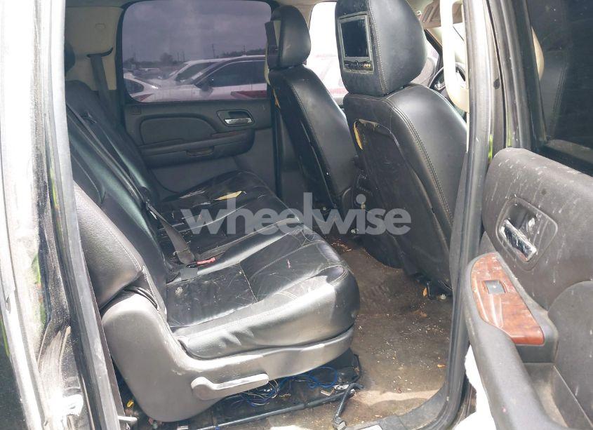 Photo 8 of 2007 Chevrolet Suburban 1500 LT (VIN 3GNFK16397G250068)