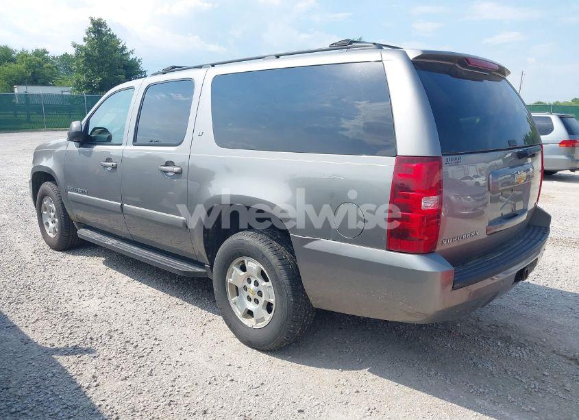 Photo 3 of 2008 Chevrolet Suburban 1500 LT (VIN 3GNFK16398G157486)