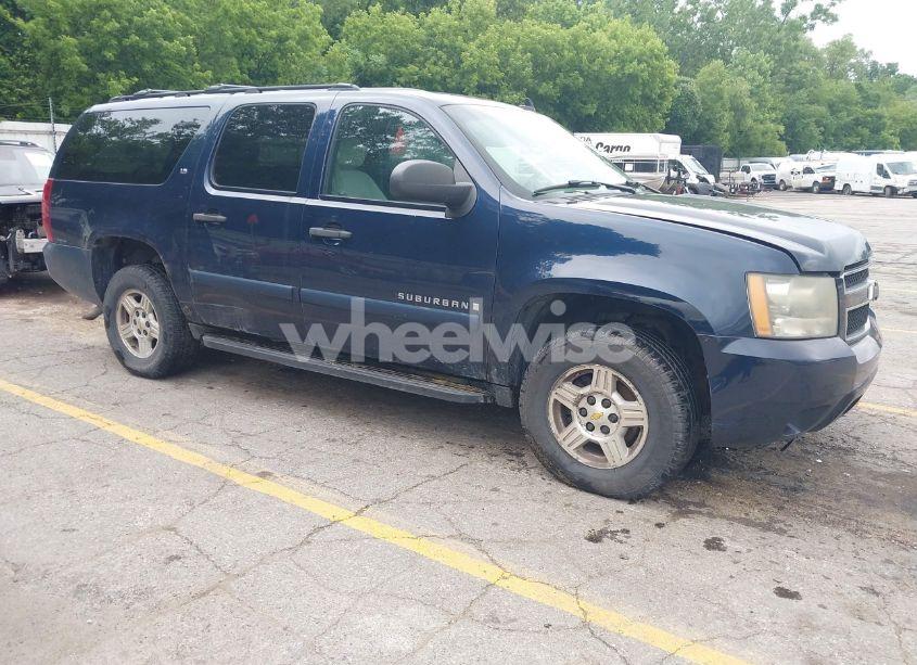 2008 Chevrolet Suburban 1500 LS (VIN 3GNFK16398G176488) main photo