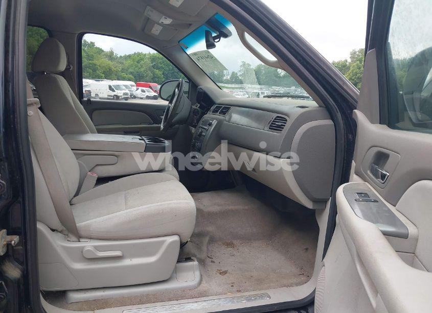 Photo 5 of 2008 Chevrolet Suburban 1500 LS (VIN 3GNFK16398G176488)