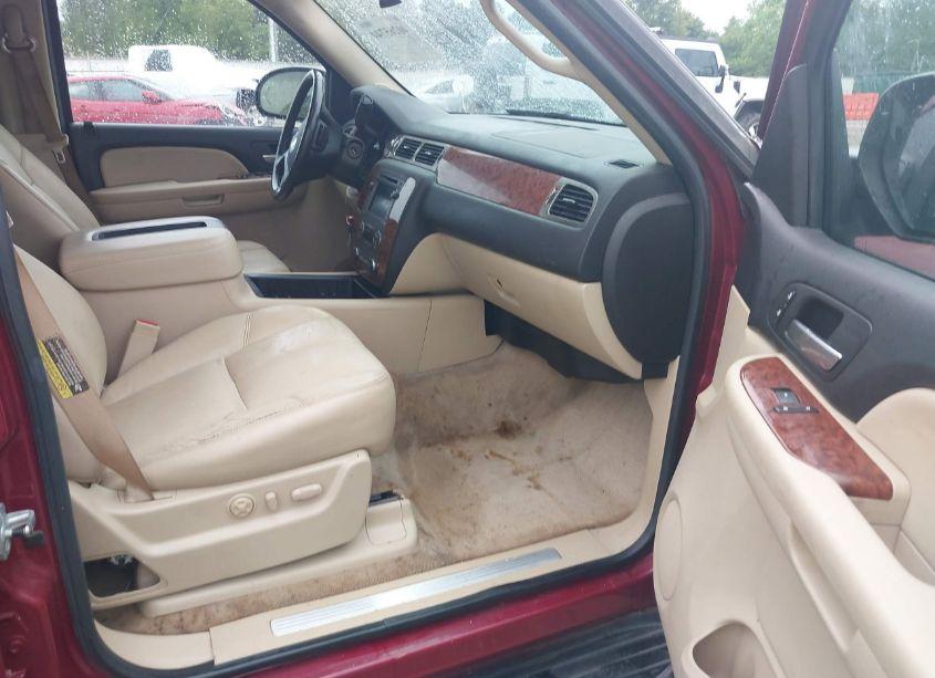 Photo 5 of 2007 Chevrolet Suburban 1500 LT (VIN 3GNFK163X7G111096)