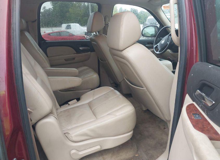 Photo 8 of 2007 Chevrolet Suburban 1500 LT (VIN 3GNFK163X7G111096)