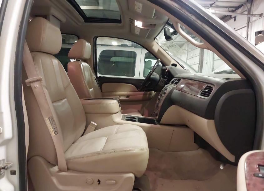 Photo 5 of 2007 Chevrolet Suburban 1500 LTZ (VIN 3GNFK163X7G115830)