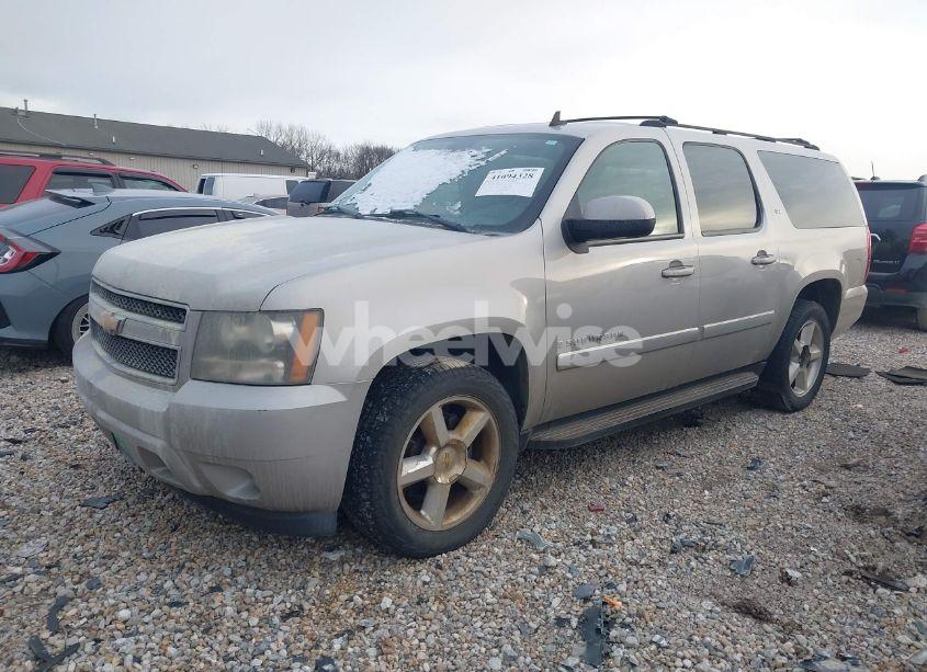 Photo 2 of 2007 Chevrolet Suburban 1500 LTZ (VIN 3GNFK163X7G120252)