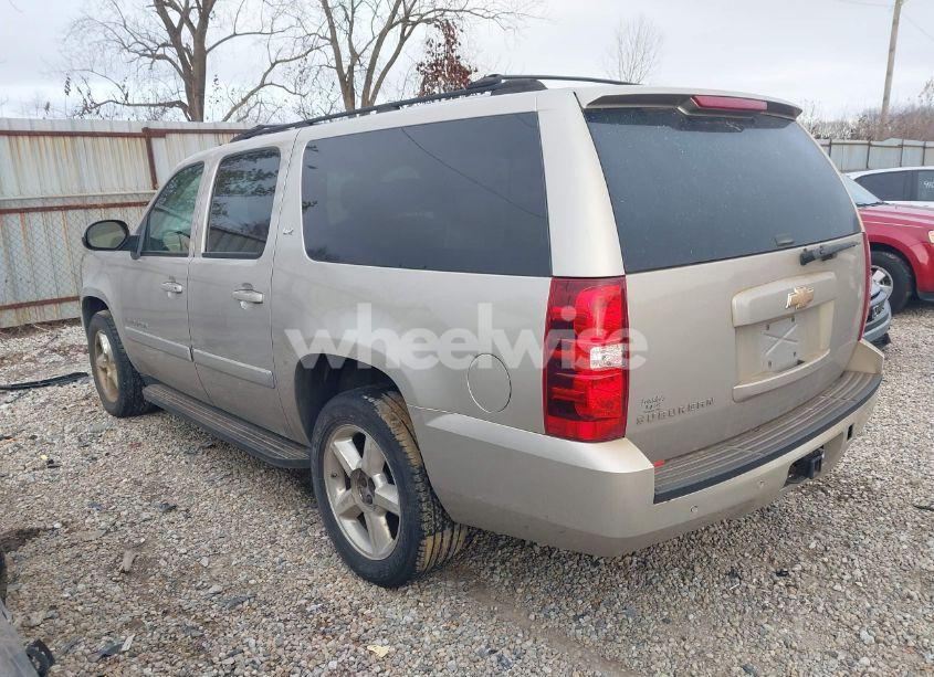 Photo 3 of 2007 Chevrolet Suburban 1500 LTZ (VIN 3GNFK163X7G120252)