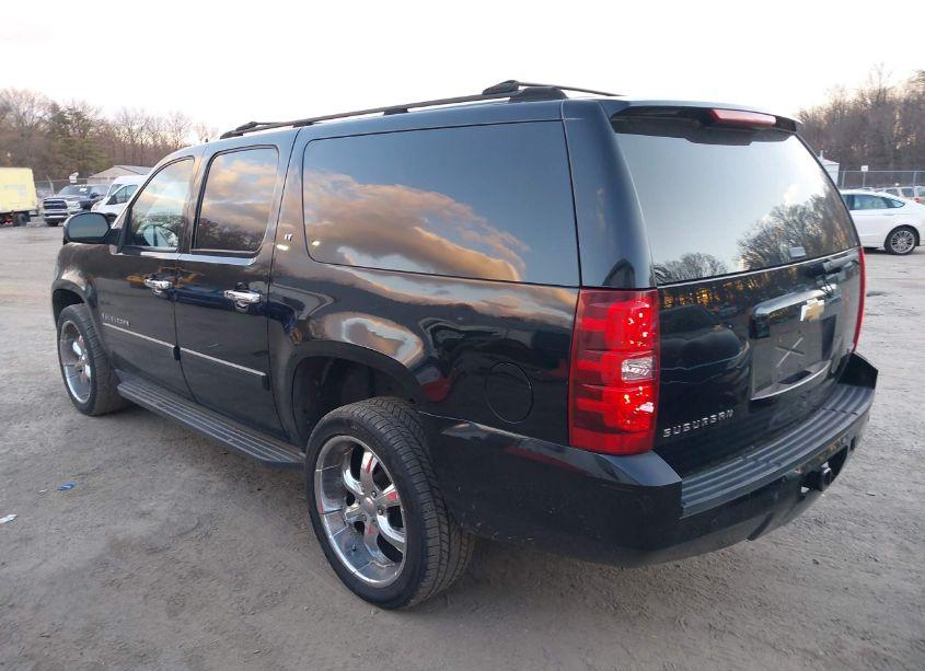 Photo 3 of 2007 Chevrolet Suburban 1500 LT (VIN 3GNFK163X7G181665)