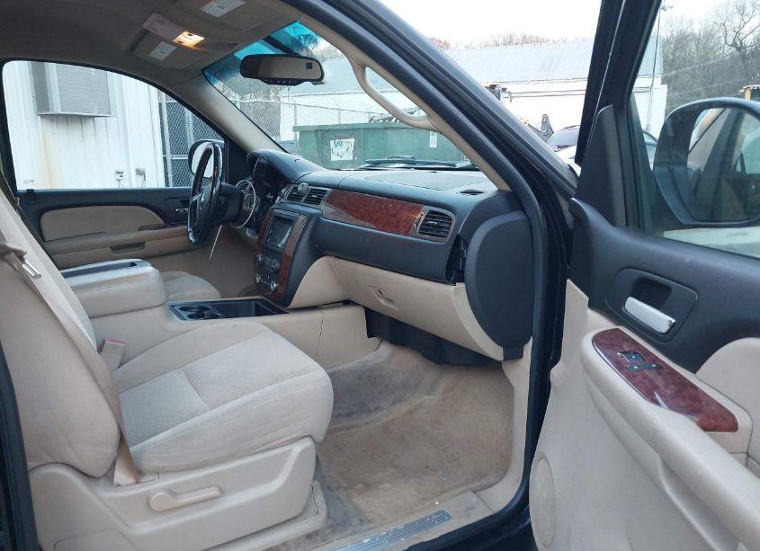 Photo 5 of 2007 Chevrolet Suburban 1500 LT (VIN 3GNFK163X7G181665)