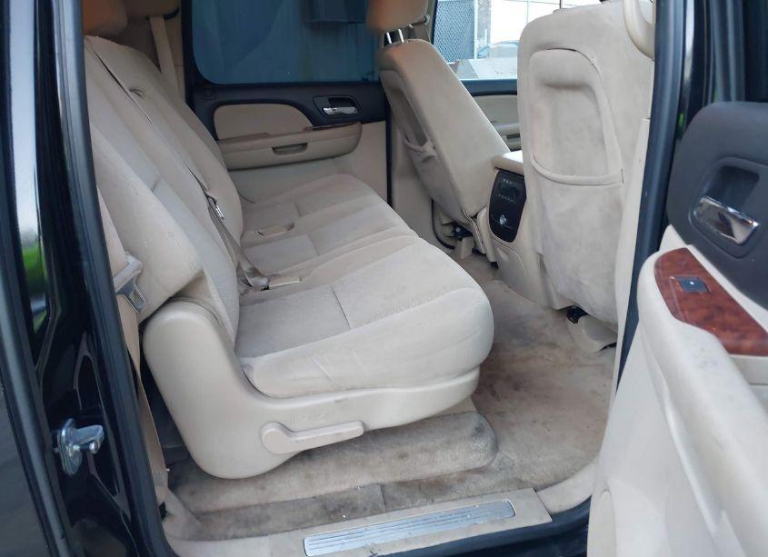 Photo 8 of 2007 Chevrolet Suburban 1500 LT (VIN 3GNFK163X7G181665)