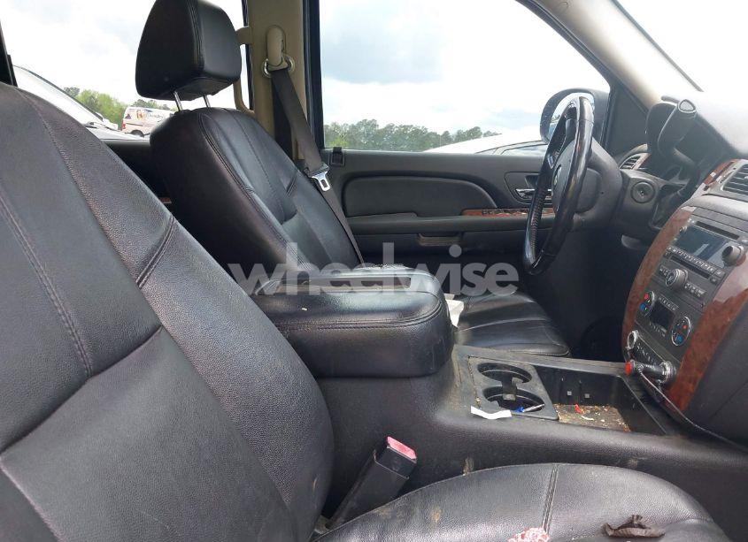 Photo 5 of 2007 Chevrolet Suburban 1500 LT (VIN 3GNFK163X7G219590)