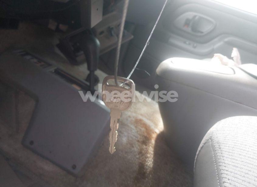 Photo 11 of 1995 Chevrolet Suburban K1500 (VIN 3GNFK16K1SG120351)