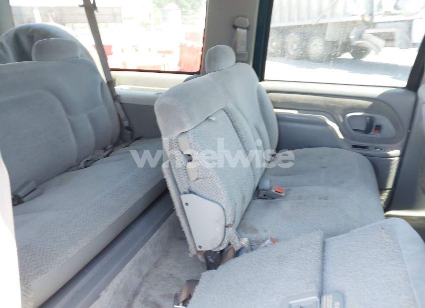 Photo 8 of 1995 Chevrolet Suburban K1500 (VIN 3GNFK16K1SG120351)