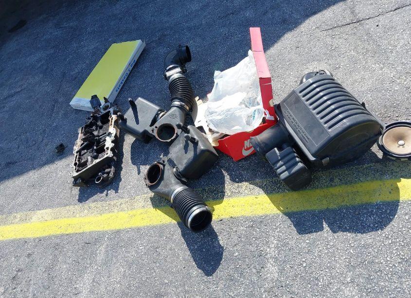 Photo 12 of 1999 Chevrolet Suburban 1500 LT (VIN 3GNFK16R0XG116053)