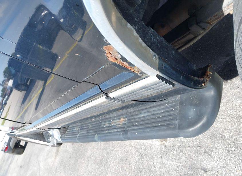 Photo 13 of 1999 Chevrolet Suburban 1500 LT (VIN 3GNFK16R0XG116053)