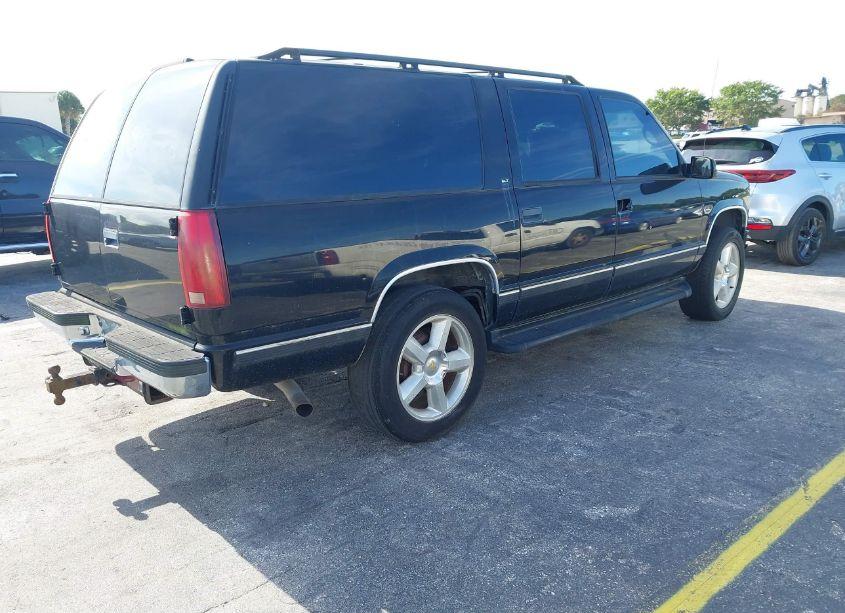 Photo 4 of 1999 Chevrolet Suburban 1500 LT (VIN 3GNFK16R0XG116053)