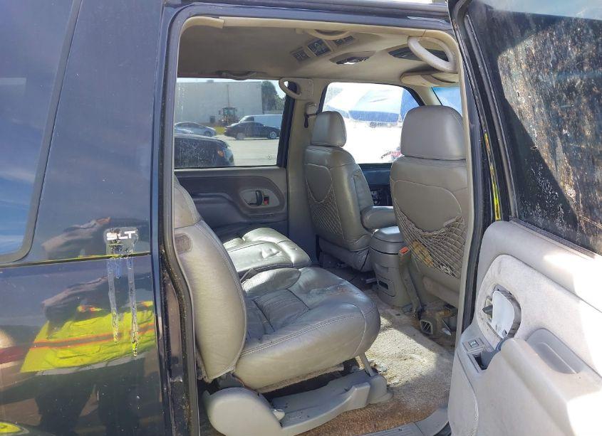Photo 8 of 1999 Chevrolet Suburban 1500 LT (VIN 3GNFK16R0XG116053)