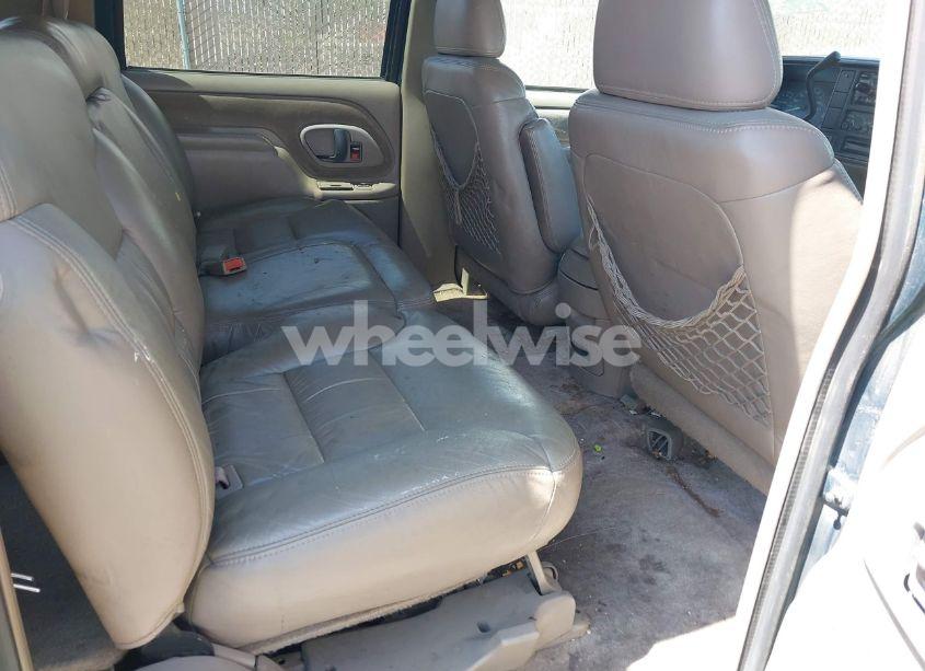 Photo 8 of 1997 Chevrolet Suburban 1500 (VIN 3GNFK16R1VG167865)