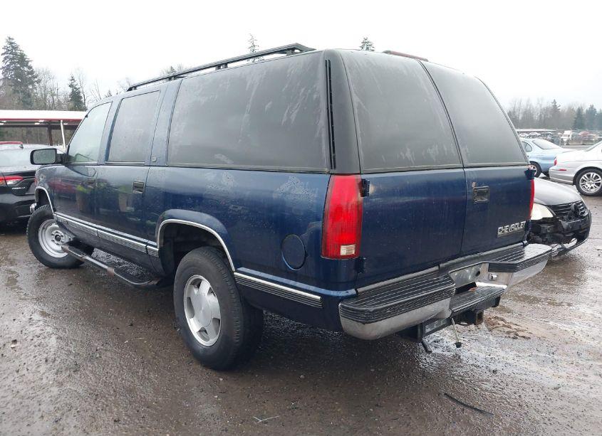 Photo 3 of 1999 Chevrolet Suburban 1500 LT (VIN 3GNFK16R1XG139258)