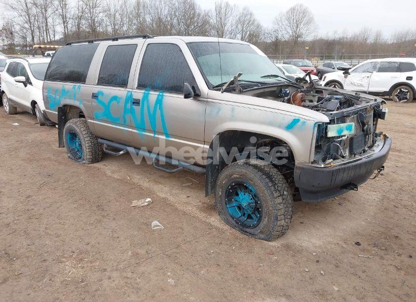1999 Chevrolet Suburban 1500 LT (VIN 3GNFK16R1XG191800) main photo