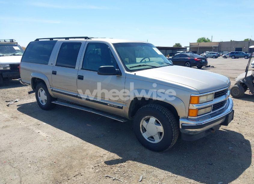 1999 Chevrolet Suburban 1500 LT (VIN 3GNFK16R1XG232927) main photo