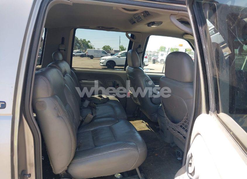 Photo 8 of 1999 Chevrolet Suburban 1500 LT (VIN 3GNFK16R1XG232927)