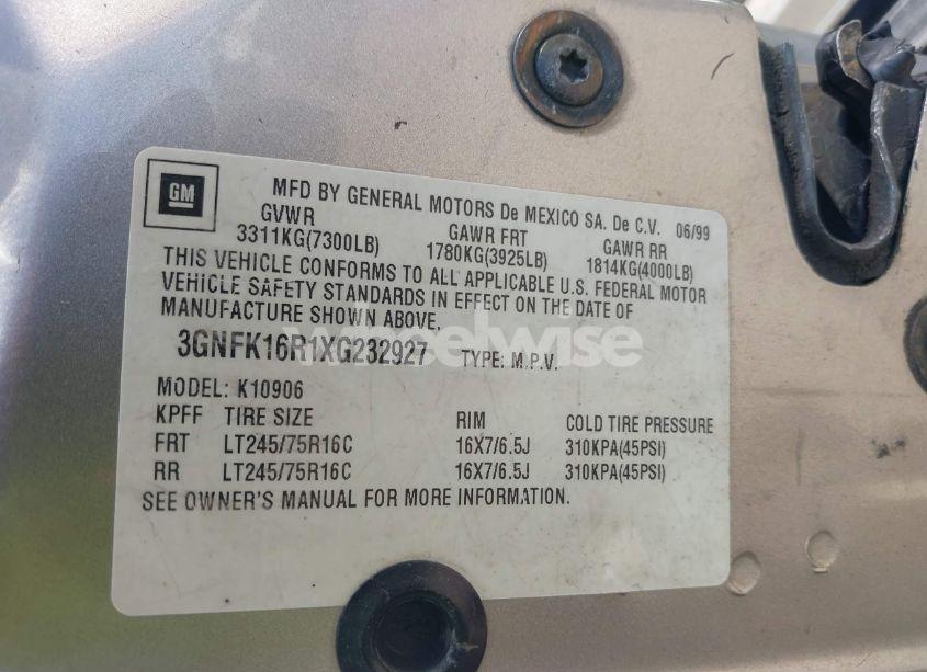 Photo 9 of 1999 Chevrolet Suburban 1500 LT (VIN 3GNFK16R1XG232927)