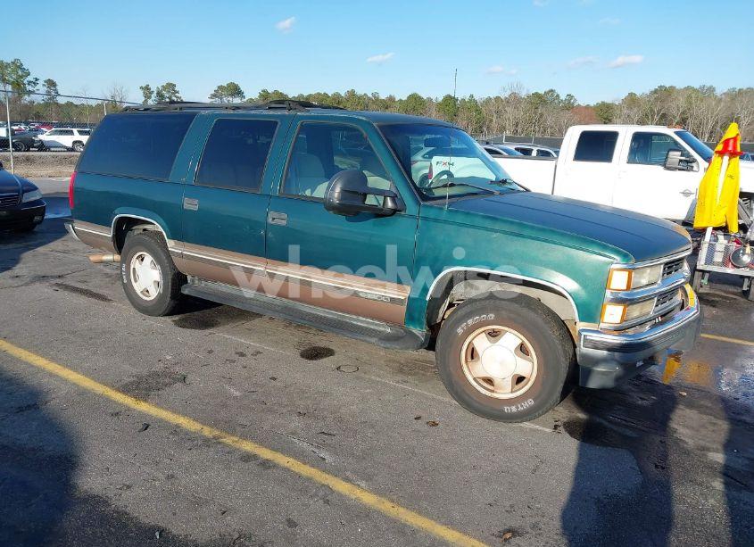 1996 Chevrolet Suburban K1500 (VIN 3GNFK16R2TG144401) main photo