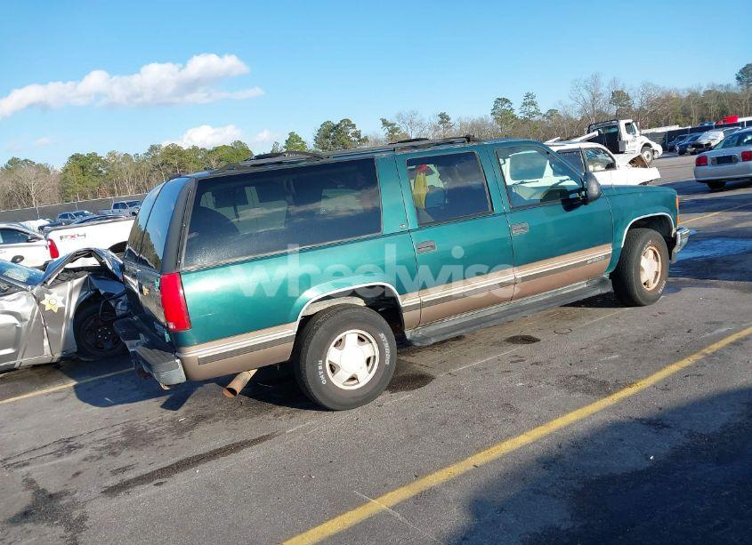 Photo 4 of 1996 Chevrolet Suburban K1500 (VIN 3GNFK16R2TG144401)