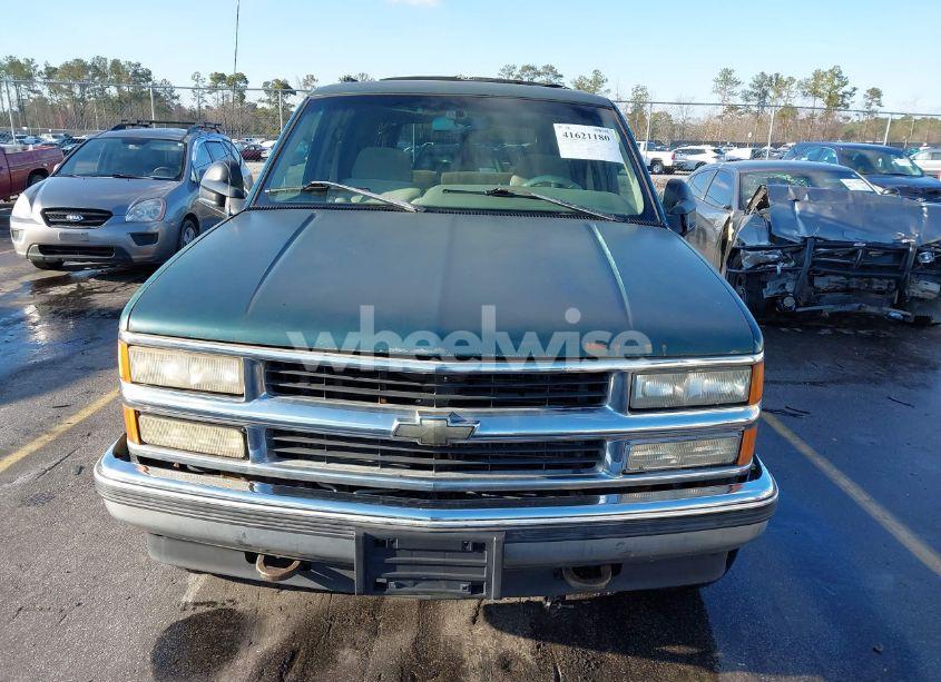 Photo 6 of 1996 Chevrolet Suburban K1500 (VIN 3GNFK16R2TG144401)