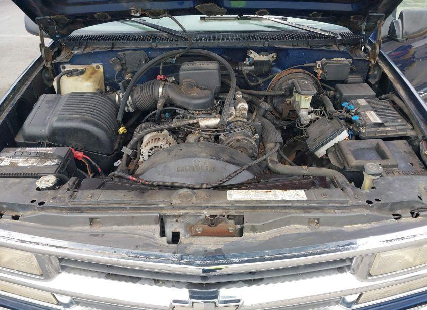 Photo 10 of 1996 Chevrolet Suburban K1500 (VIN 3GNFK16R3TG156041)