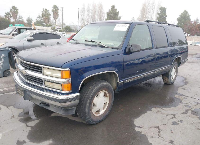 Photo 2 of 1996 Chevrolet Suburban K1500 (VIN 3GNFK16R3TG156041)