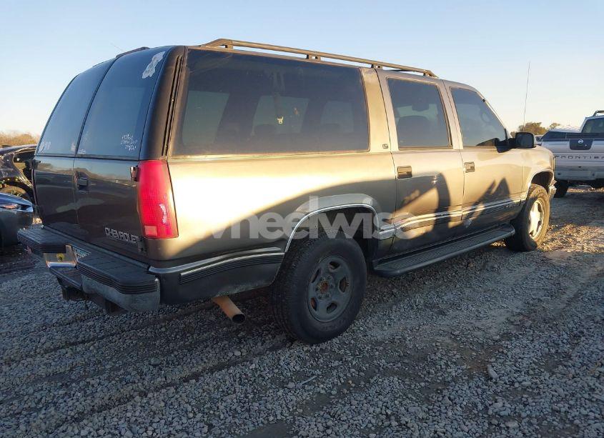 Photo 4 of 1999 Chevrolet Suburban 1500 LT (VIN 3GNFK16R3XG147202)