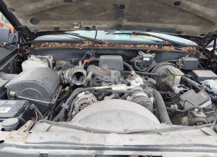 Photo 10 of 1999 Chevrolet Suburban 1500 LT (VIN 3GNFK16R4XG232727)