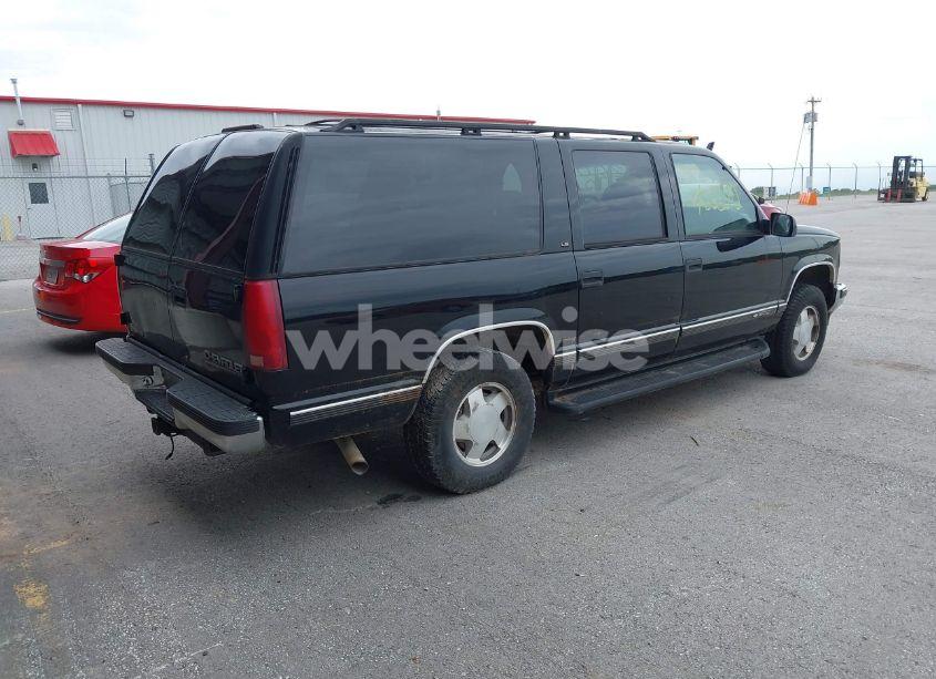Photo 4 of 1999 Chevrolet Suburban 1500 LT (VIN 3GNFK16R4XG232727)