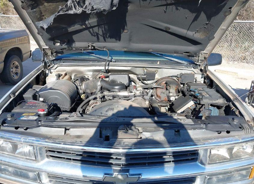 Photo 10 of 1997 Chevrolet Suburban 1500 (VIN 3GNFK16R6VG186072)