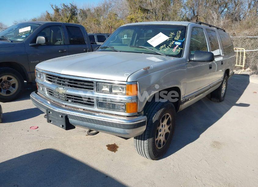 Photo 2 of 1997 Chevrolet Suburban 1500 (VIN 3GNFK16R6VG186072)