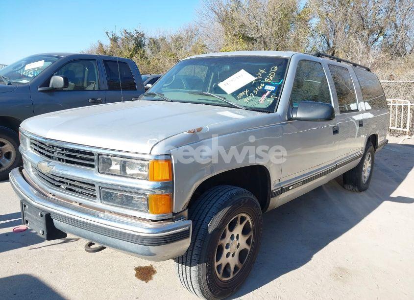 Photo 6 of 1997 Chevrolet Suburban 1500 (VIN 3GNFK16R6VG186072)