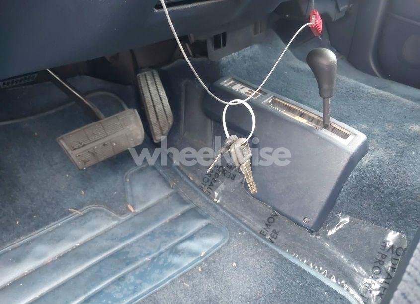 Photo 11 of 1999 Chevrolet Suburban 1500 LT (VIN 3GNFK16R6XG177360)