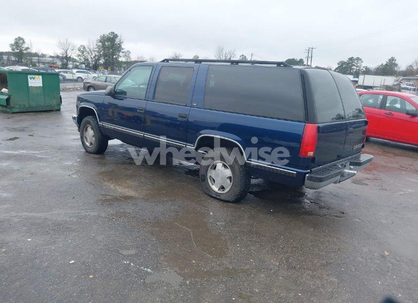 Photo 3 of 1999 Chevrolet Suburban 1500 LT (VIN 3GNFK16R6XG177360)
