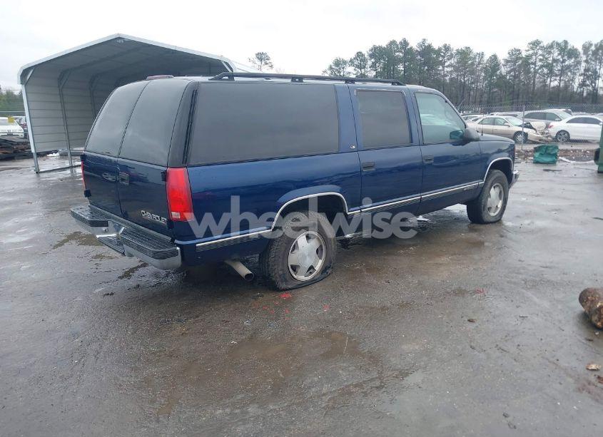 Photo 4 of 1999 Chevrolet Suburban 1500 LT (VIN 3GNFK16R6XG177360)