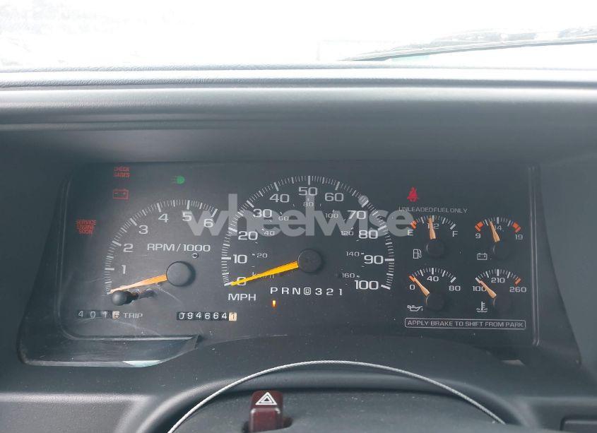 Photo 7 of 1999 Chevrolet Suburban 1500 LT (VIN 3GNFK16R6XG177360)