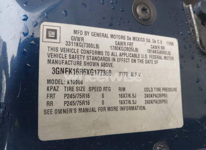 Photo 9 of 1999 Chevrolet Suburban 1500 LT (VIN 3GNFK16R6XG177360)