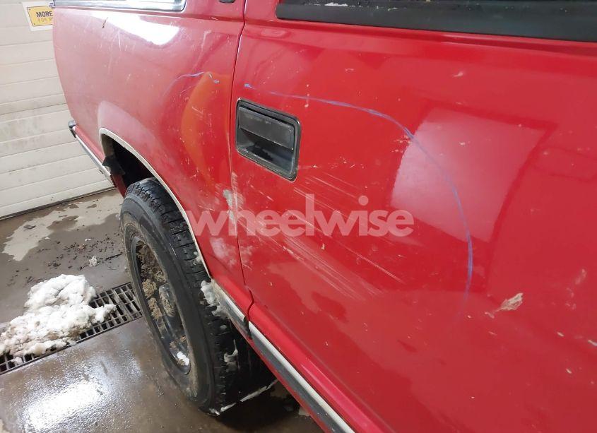 Photo 13 of 1999 Chevrolet Suburban 1500 LT (VIN 3GNFK16R6XG236682)