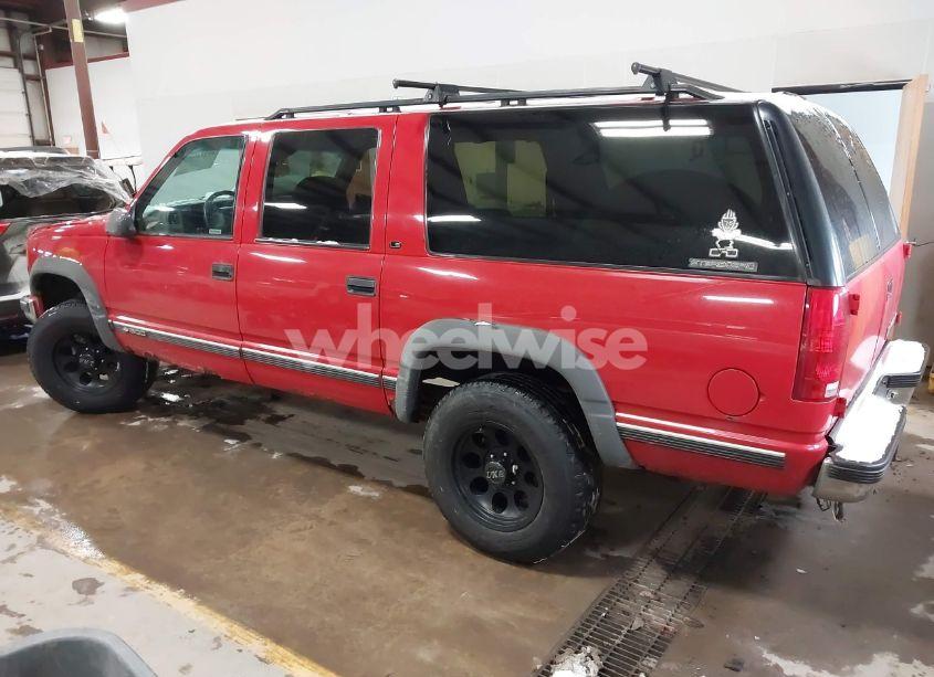 Photo 3 of 1999 Chevrolet Suburban 1500 LT (VIN 3GNFK16R6XG236682)