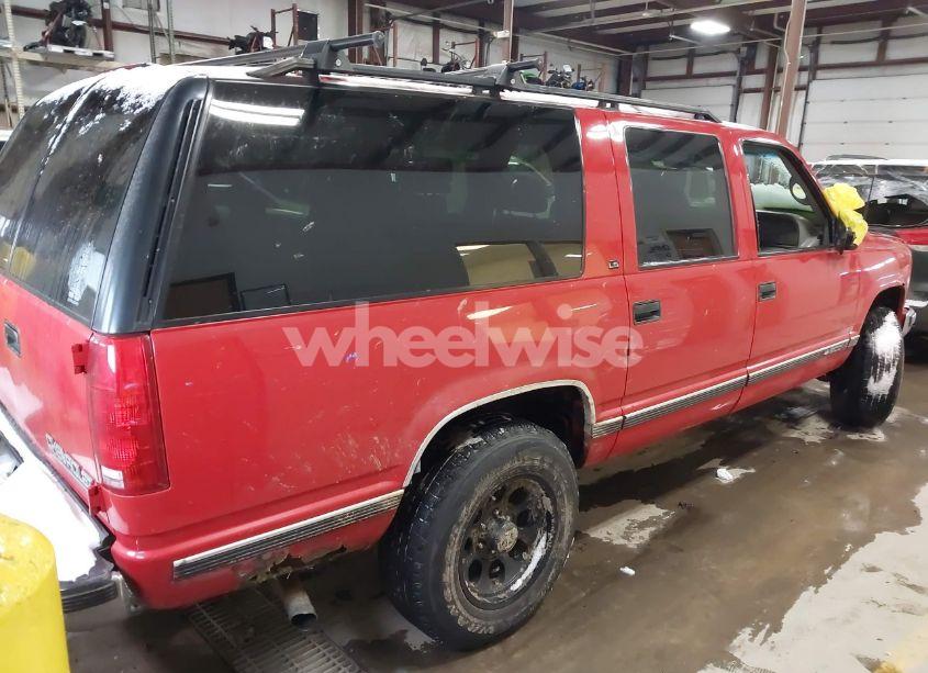 Photo 4 of 1999 Chevrolet Suburban 1500 LT (VIN 3GNFK16R6XG236682)