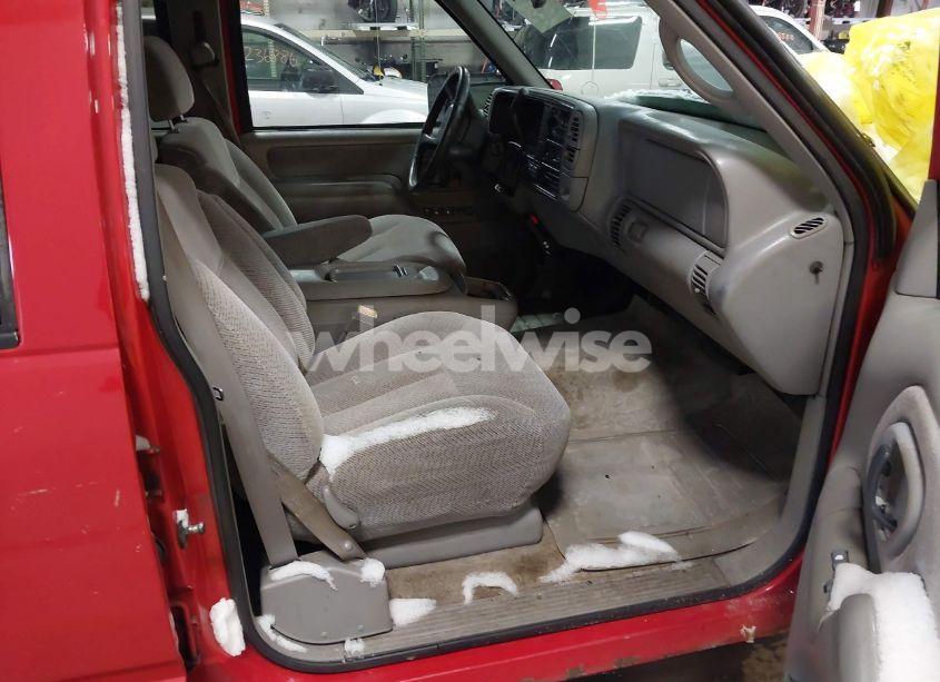 Photo 5 of 1999 Chevrolet Suburban 1500 LT (VIN 3GNFK16R6XG236682)